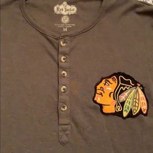 Long sleeve Chicago Blackhawks shirt w/elbow patch